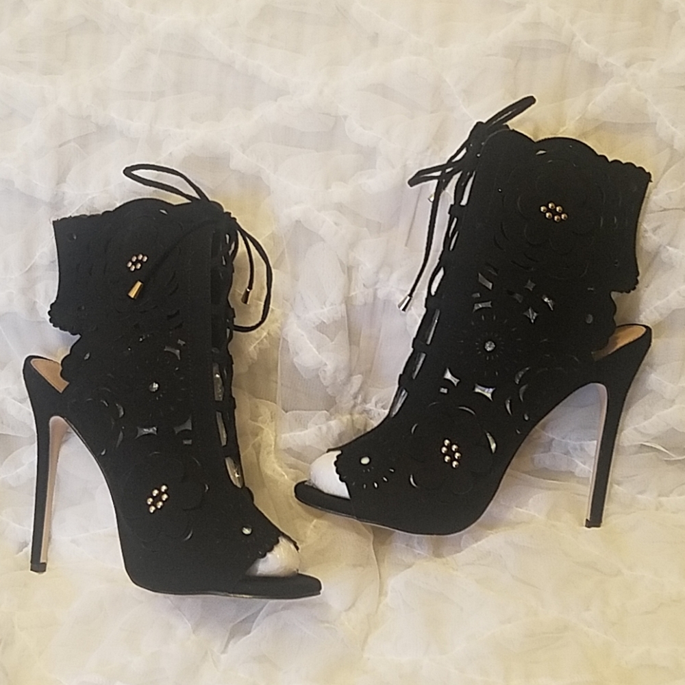 Heels - Picture 4 of 6